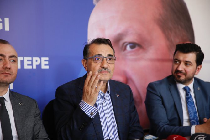 Bakan Dönmez Eskişehir'de seçim irtibat bürosu ziyaretinde konuştu: