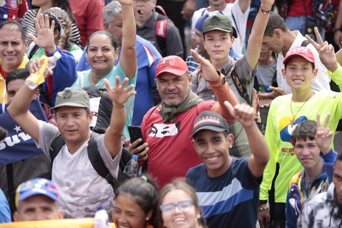 Venezuela'da Chavez'e yönelik başarısız darbe girişiminin 21. yılı anıldı