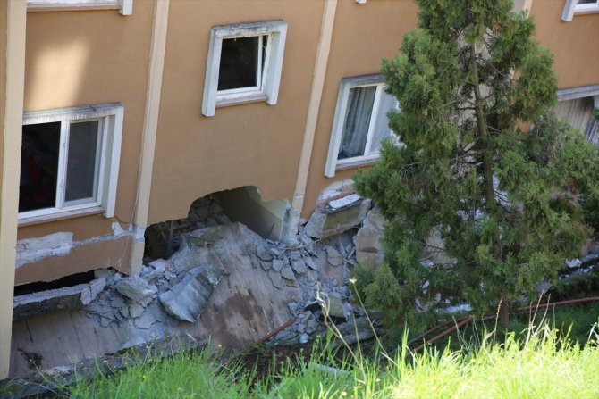 GÜNCELLEME - Kocaeli'de istinat duvarı çöktü, 4 apartman tahliye edildi