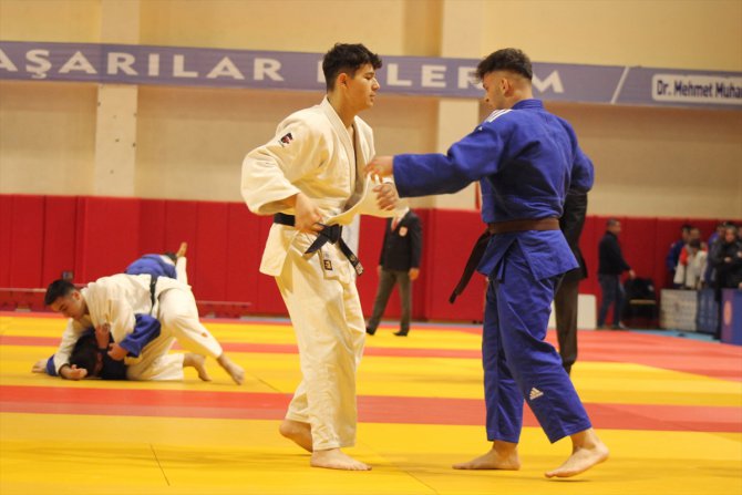 Okul Sporları Gençler Türkiye Judo Birinciliği müsabakaları, Samsun'da başladı