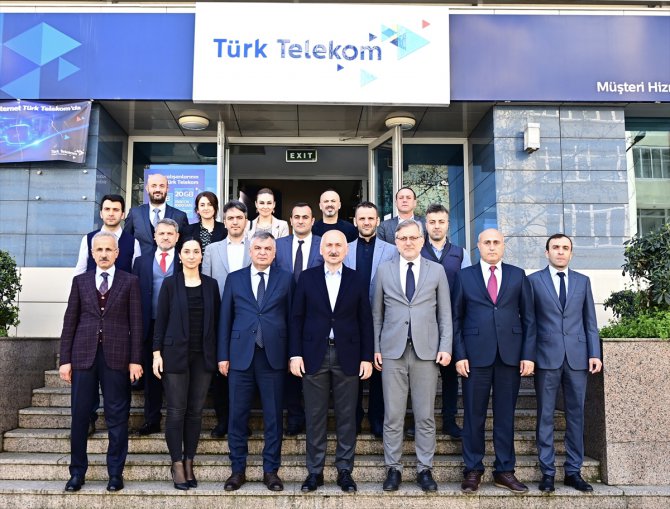 Ulaştırma ve Altyapı Bakanı Karaismailoğlu, Trabzon'da ziyaretlerde bulundu