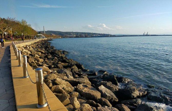 Zonguldak'ta deniz yüzeyinde görüldüğü iddia edilen kirliliğe ilişkin inceleme yapıldı