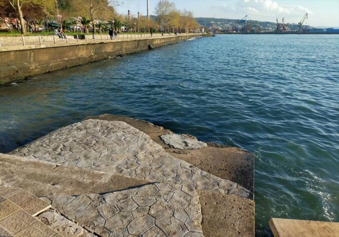 Zonguldak'ta deniz yüzeyinde görüldüğü iddia edilen kirliliğe ilişkin inceleme yapıldı