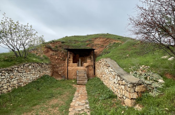 Adıyaman'daki 1800 yıllık Sofraz tümülüsleri depremleri hasarsız atlattı