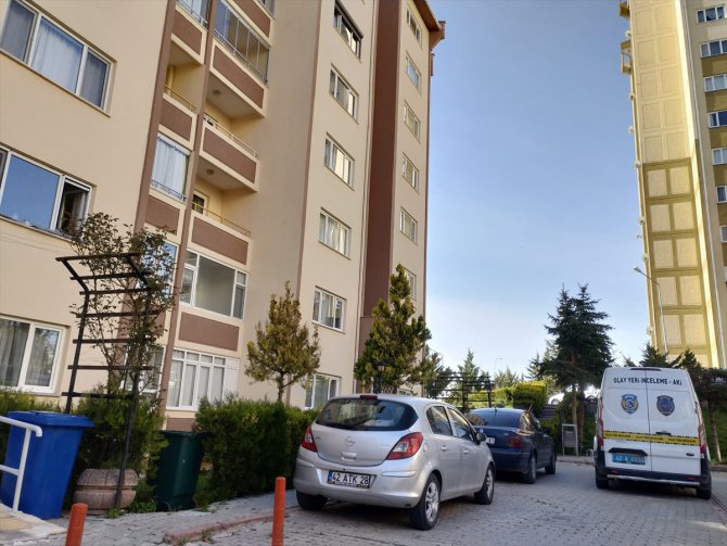 Konya'da bir kişi eşi ve iki çocuğunu tabancayla vurdu