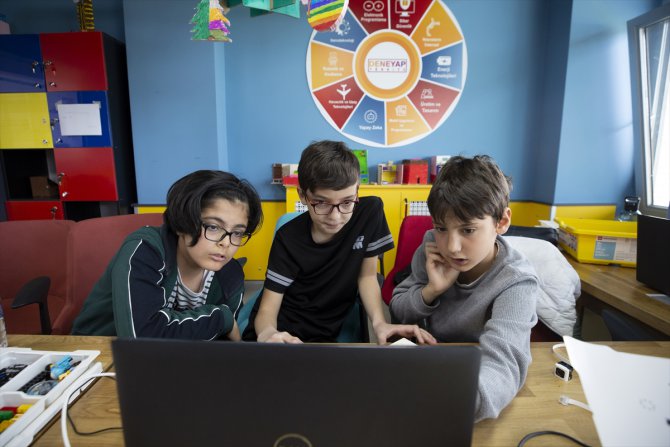 Tunceli'de çocuklar teknoloji atölyelerinde geleceğe hazırlanıyor
