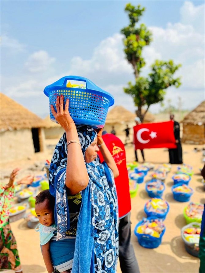 Türk hayırseverlerden Nijerya'da ramazan yardımı