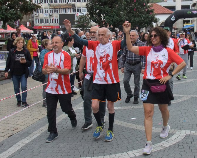 Zonguldak'ta 2. Ulusal Devrek Safder Kartoğlu Yarı Maratonu koşuldu