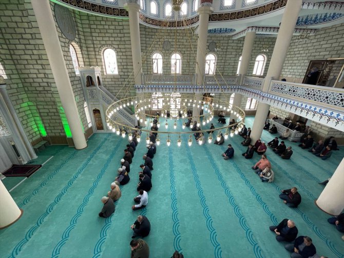 AK Parti'li Belgin Uygur, Balıkesir'de cami açılışında konuştu: