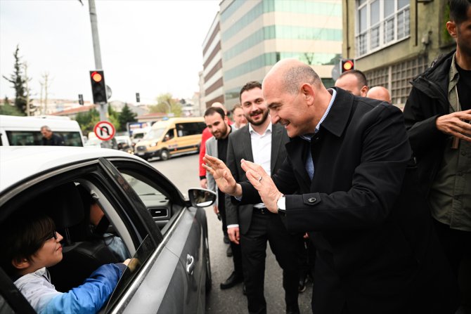 İçişleri Bakanı Soylu, Gaziosmanpaşa'da esnaf ziyareti yaptı