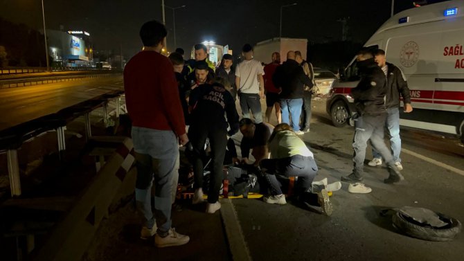 Kocaeli'de zincirleme trafik kazasında biri ağır 3 kişi yaralandı