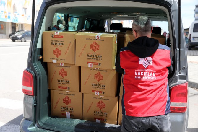 Sivas Vakıflar Bölge Müdürlüğünden 500 depremzede aileye kuru gıda yardımı
