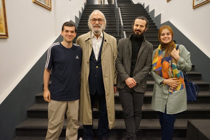 Bekir Bülbül'ün "Bir Tutam Karanfil" filminin Türkiye prömiyeri festivalde yapıldı