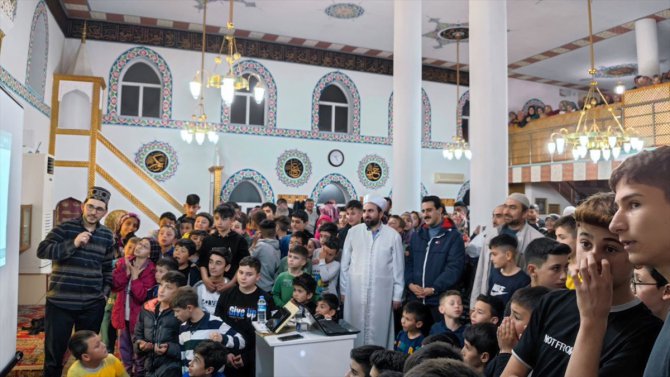 Çorum'da ramazanda en az 20 teravih namazına giden 310 çocuk ödüllendirildi