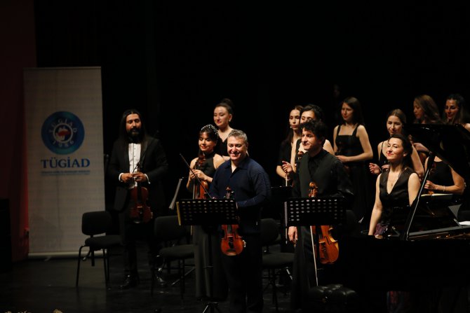 Grammy Ödüllü Maxim Vengerov, Eskişehir'de depremzedeler yararına konser verdi