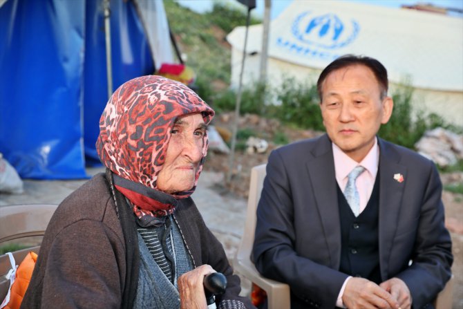 Güney Koreli yardım ekibi, depremden etkilenen Kore gazisi yakınlarına destek sağlıyor