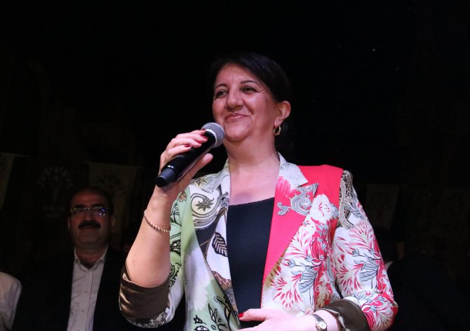 HDP'li Pervin Buldan, Mersin'de iftar programına ve seçim bürosu açılışına katıldı