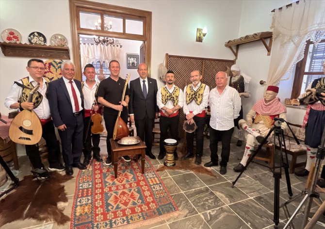 KKTC Cumhurbaşkanı Tatar, "Sümer Ezgü ile Anadolu’dan Geldik" programının setini ziyaret etti