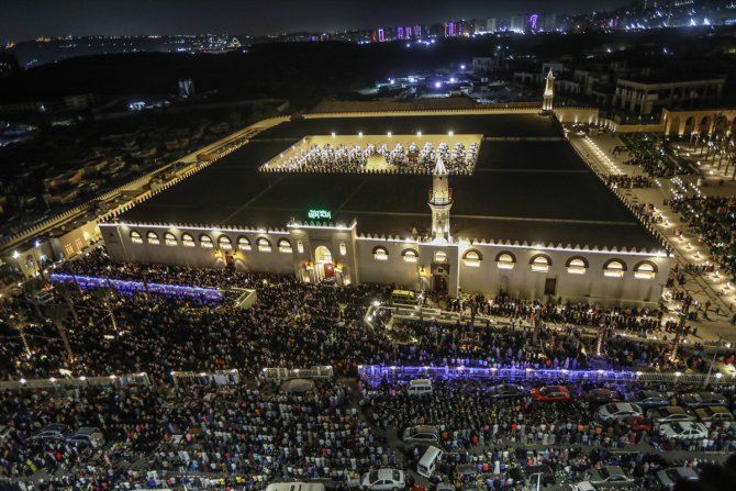 Mısırlılar, Amr bin As Camisi’nde Kadir Gecesi’ni idrak etti