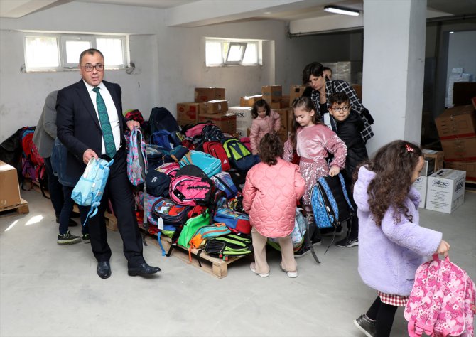 Rize'de toplanan kırtasiye malzemeleri Nurdağı'ndaki depremzede çocuklara gönderildi