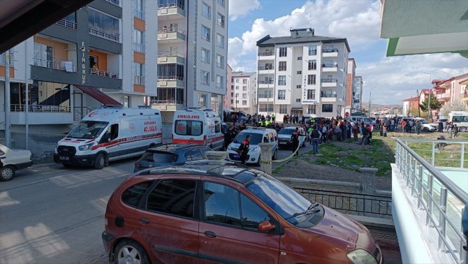Sivas'ta bir kişi 2 kayınbiraderinden birini tabancayla öldürdü, diğerini yaraladı