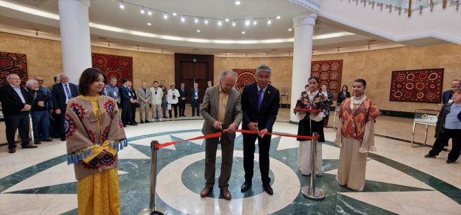 TÜRKSOY Ressamlar Buluşması kapsamındaki resim sergisi Özbekistan’da açıldı
