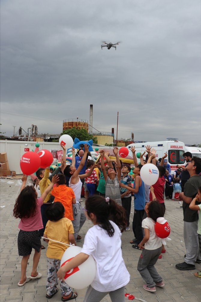 Deniz Feneri Derneği, Hatay'da depremzede çocukların dileklerini yerine getirdi
