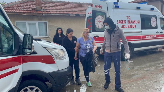 Kırklareli'nde yangında dumandan etkilenen iki kişi hastaneye kaldırıldı