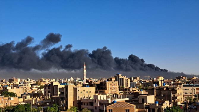 Sudan'daki çatışmalar 5. gününe girerken ilan edilen ateşkese uyulmuyor