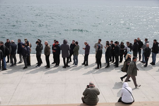 Sarayburnu Limanı'nda demirleyen TCG Anadolu gemisine ziyaretçi akını