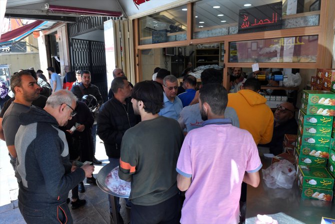 Ekonomik krizdeki Lübnan'da bayram öncesi çarşılarda eski hareketlilik yok