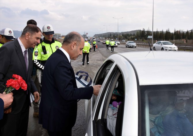 Emniyet Genel Müdürü Aktaş, Kırıkkale'de kontrol noktasındaki personeli ziyaret etti: