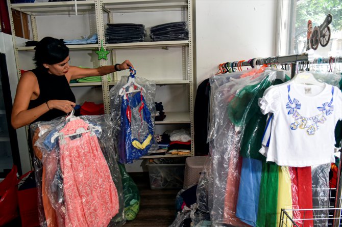 Lübnanlı girişimci kardeşler ihtiyaç sahibi ailelere ücretsiz bayram kıyafeti dağıtıyor