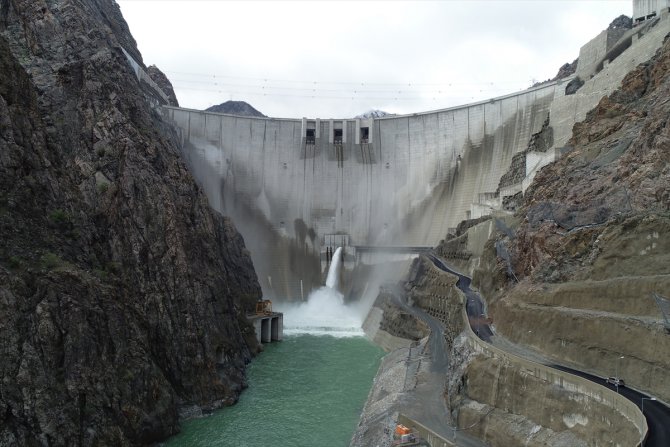 Yusufeli Barajı ve HES'te su yüksekliği 112 metreyi aştı