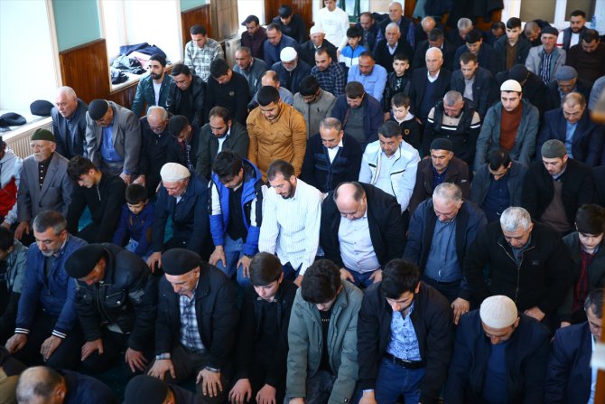 Azerbaycan, Özbekistan, Türkmenistan ve Kırgızistan'da Ramazan Bayramı namazı kılındı