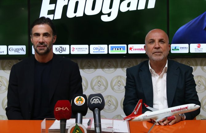 Alanyaspor'da teknik direktörlük görevine Ömer Erdoğan getirildi