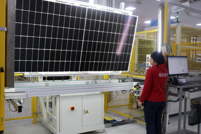 Manisa'da üretilen güneş panelleri ABD pazarına açılıyor
