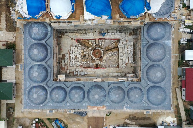 Selimiye Camisi'nin güçlendirilen ana kubbesinde kurşun örtü çalışmasına geçildi