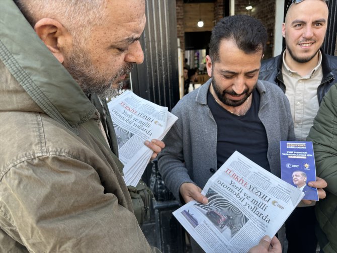 Türkiye Yüzyılı gazetesi Berlin’de vatandaşlara ulaştırıldı