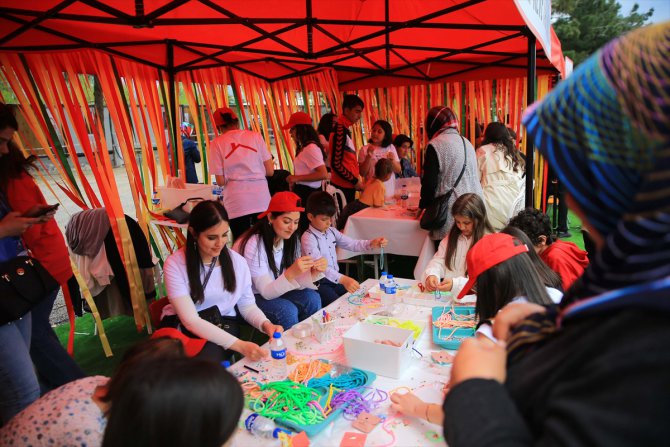 Kahramanmaraş'ta depremzede çocuklar için bayram eğlencesi düzenlendi