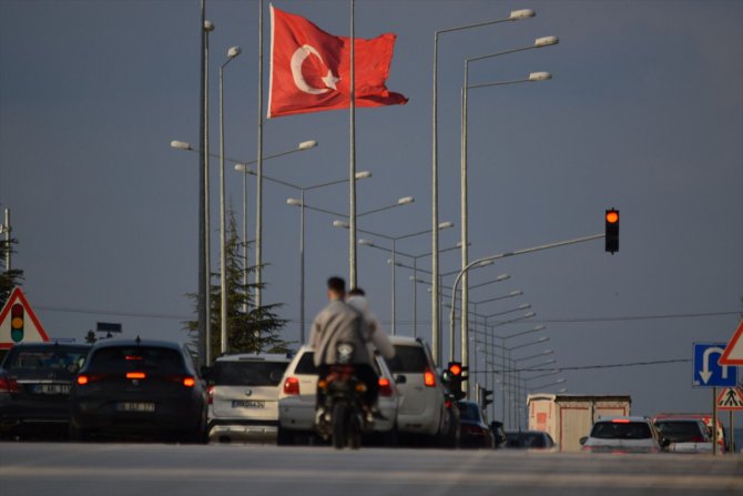 Konya-Ankara kara yolunda tatil dönüşü yoğunluğu yaşanıyor