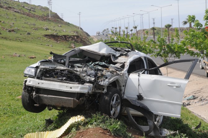 Şırnak'ta otomobilin platformlu kamyonete çarpması sonucu 2 kişi öldü, 8 kişi yaralandı