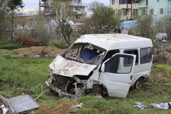Uşak'ta dört aracın karıştığı trafik kazasında 5 kişi yaralandı
