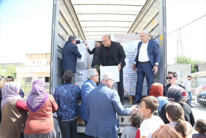 Azerbaycan'dan Kahramanmaraşlı depremzedelere gıda yardımı