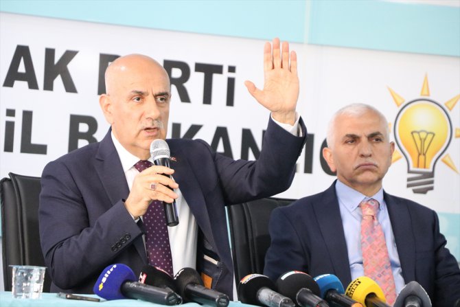 Bakan Kirişci, AK Parti Siirt İl Başkanlığı'nda konuştu: