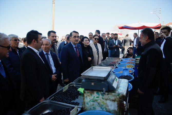Enerji ve Tabii Kaynaklar Bakanı Dönmez, Eskişehir'in Seyitgazi ilçesinde konuştu: