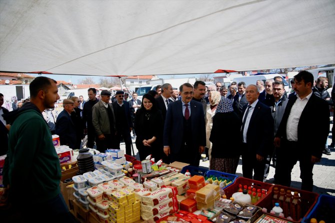 Enerji ve Tabii Kaynaklar Bakanı Dönmez, Eskişehir'in Seyitgazi ilçesinde konuştu: