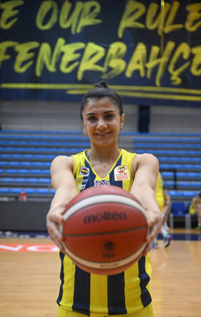 Fenerbahçe Kadın Basketbol Takımı, kutlamaları çifte şampiyonlukla yapmak istiyor