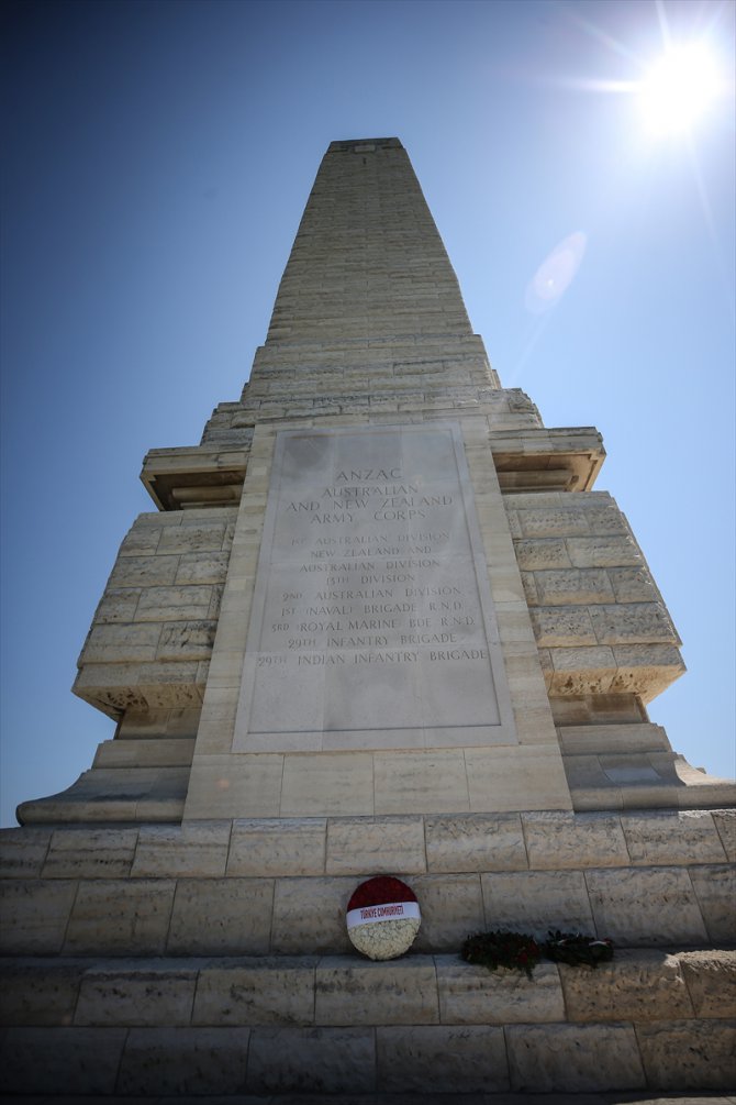 İngiliz Milletler Topluluğu Anıtı'nda Çanakkale Kara Savaşları'nın 108'inci yılı dolayısıyla tören düzenlendi