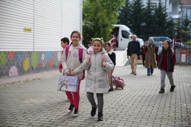 Doğu Marmara ve Batı Karadeniz illerinde öğrenciler dersbaşı yaptı